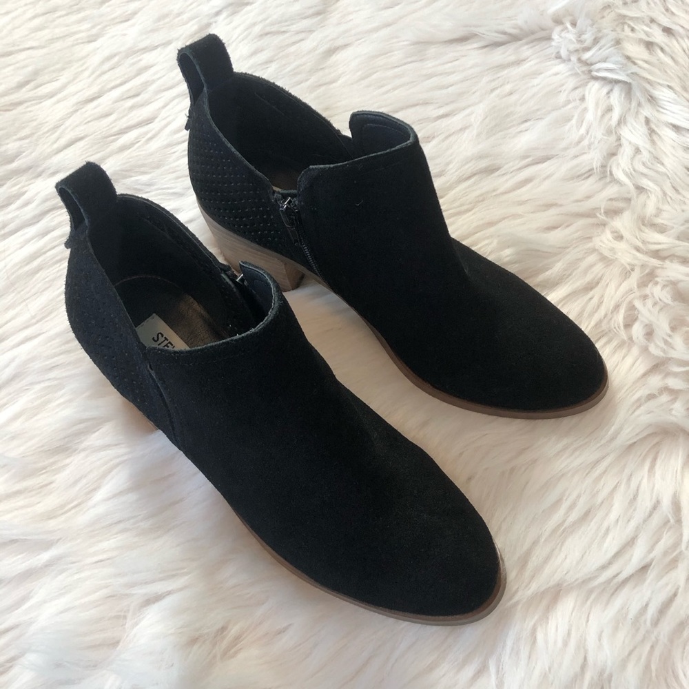 Steve Madden Black Ruebey Suede Booties